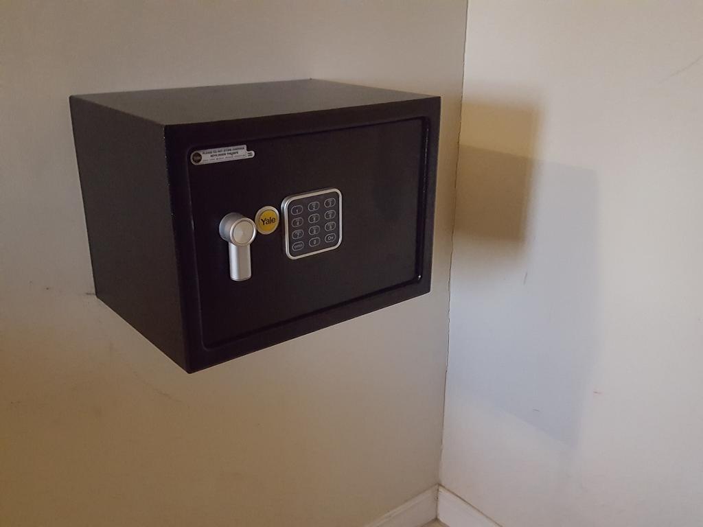 The Oasis I, Portmore Country Club エクステリア 写真