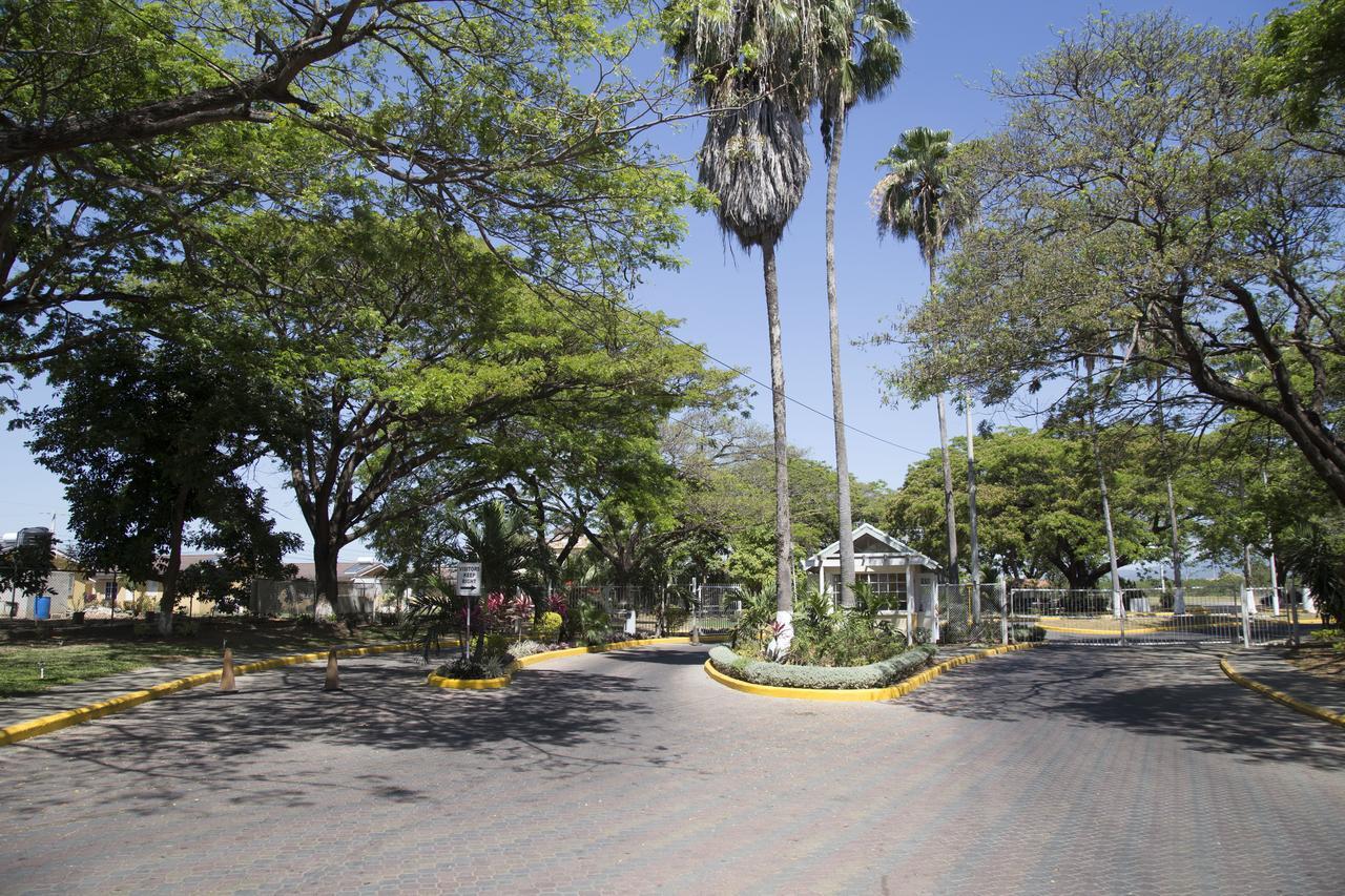 The Oasis I, Portmore Country Club エクステリア 写真