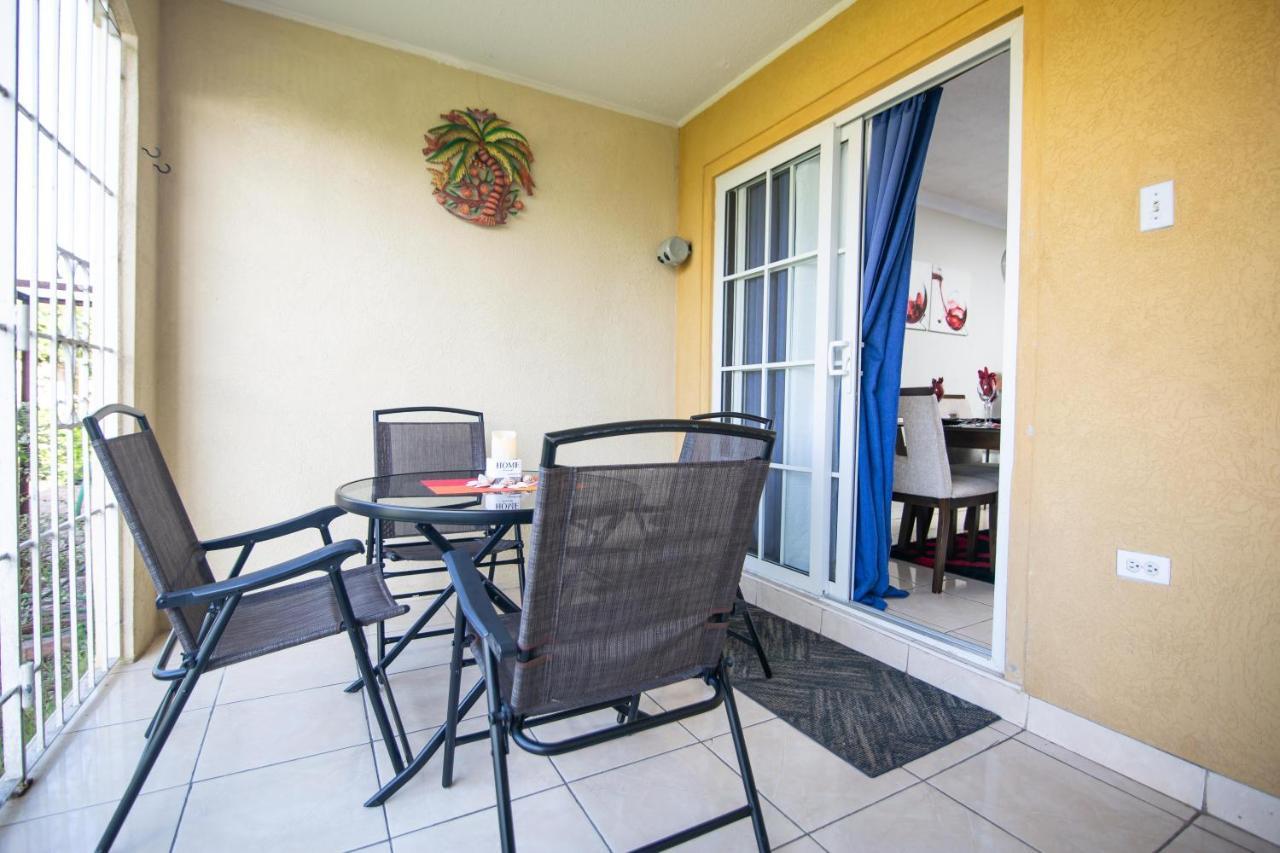 The Oasis I, Portmore Country Club エクステリア 写真
