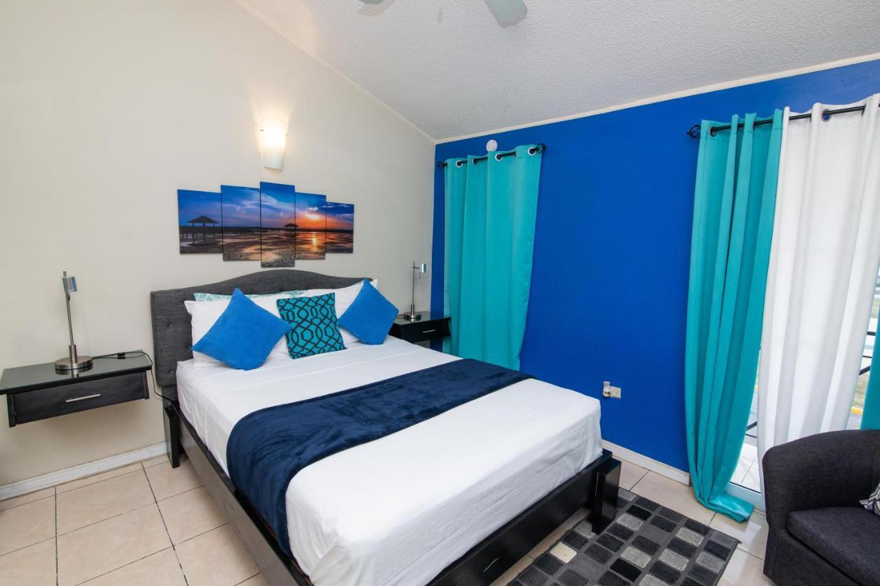 The Oasis I, Portmore Country Club エクステリア 写真