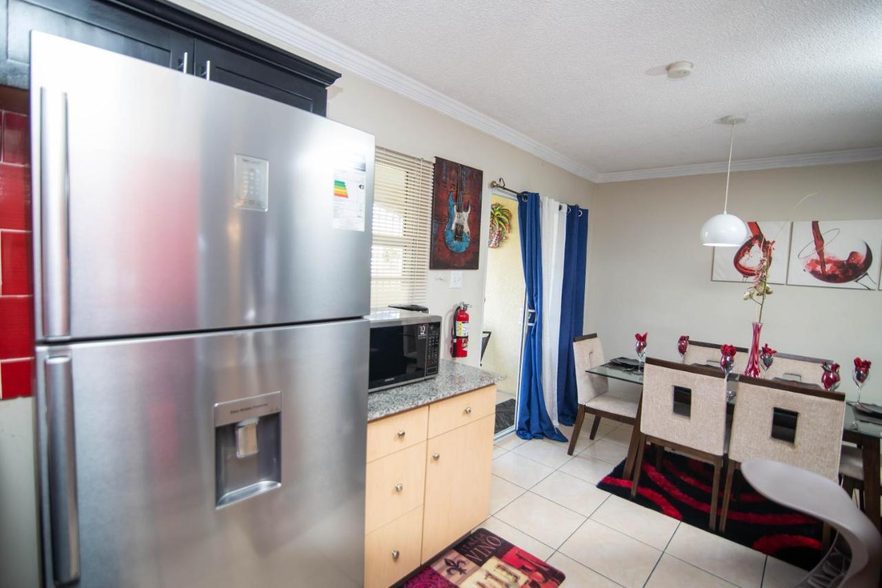 The Oasis I, Portmore Country Club エクステリア 写真