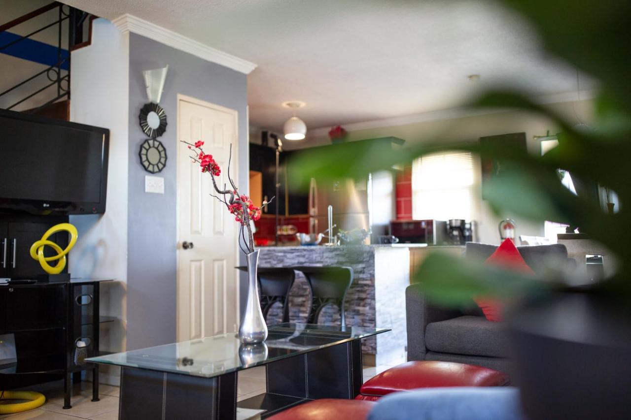 The Oasis I, Portmore Country Club エクステリア 写真
